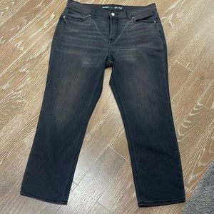 OLD NAVY mid-rise Boyfriend Jeans. Black